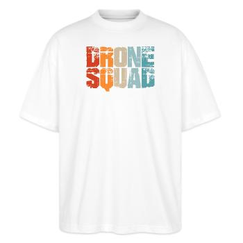 Drohne / Drohnen Shirts - Stanley/Stella Oversized Unisex Bio T-Shirt Blaster 2.0 - Weiß - Vorne - Alina (178cm) & Michal (187cm)