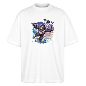 Gorilla Drohne Kinder lustig - Stanley/Stella Oversized Unisex Bio T-Shirt Blaster 2.0 - Weiß - Vorne - Alina (178cm) & Michal (187cm)