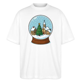 Winterdorf in Schneekugel - Stanley/Stella Oversized Unisex Bio T-Shirt Blaster 2.0 - Weiß - Vorne - Alina (178cm) & Michal (187cm)