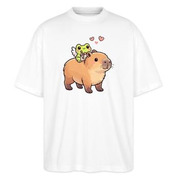 Capybara & Amor-Frosch – Süßes Valentinsmotiv - Stanley/Stella Oversized Unisex Bio T-Shirt Blaster 2.0 - Weiß - Vorne - Alina (178cm) & Michal (187cm)