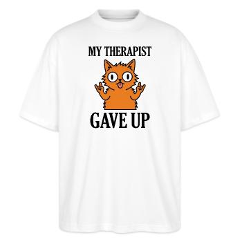 Mein Therapeut hat das lustige Katzen-Meme aufgegeben - Stanley/Stella Oversized Unisex Bio T-Shirt Blaster 2.0 - Weiß - Vorne - Alina (178cm) & Michal (187cm)