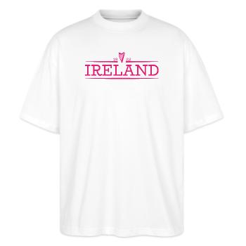 Ireland - Irland - Ire - irisch - Harfe - Stanley/Stella Oversized Unisex Bio T-Shirt Blaster 2.0 - Weiß - Vorne - Alina (178cm) & Michal (187cm)