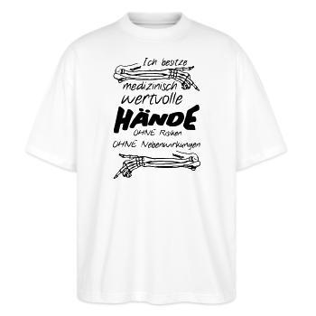 Medizinisch wertvolle Hände Geschenk Medizin - Stanley/Stella Oversized Unisex Bio T-Shirt Blaster 2.0 - Weiß - Vorne - Alina (178cm) & Michal (187cm)