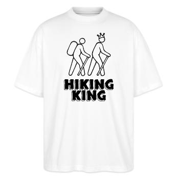 Bergwanderung Naturerlebnis Wandern Statement - Stanley/Stella Oversized Unisex Bio T-Shirt Blaster 2.0 - Weiß - Vorne - Alina (178cm) & Michal (187cm)
