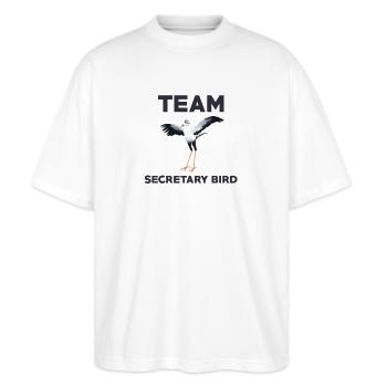 Lustiger Teamsekretär Vogel - Stanley/Stella Oversized Unisex Bio T-Shirt Blaster 2.0 - Weiß - Vorne - Alina (178cm) & Michal (187cm)