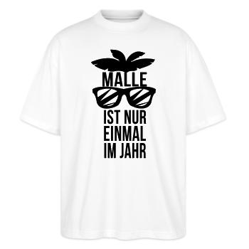 mallorca - Stanley/Stella Oversized Unisex Bio T-Shirt Blaster 2.0 - Weiß - Vorne - Alina (178cm) & Michal (187cm)