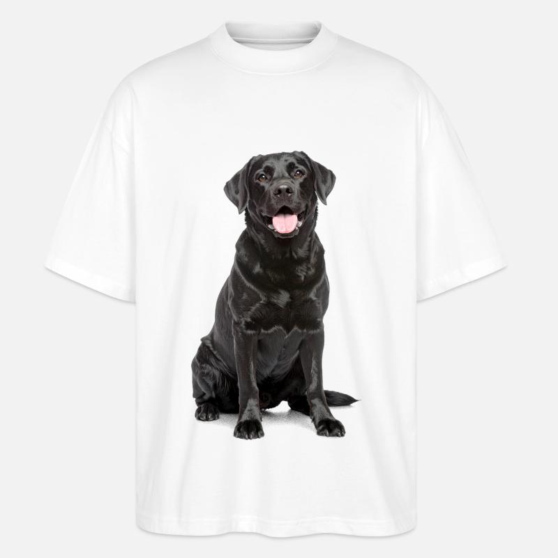 Schwarzer Labrador – Loyal, liebenswert & Charmant - Stanley/Stella Oversized Unisex Bio T-Shirt Blaster 2.0 - Weiß