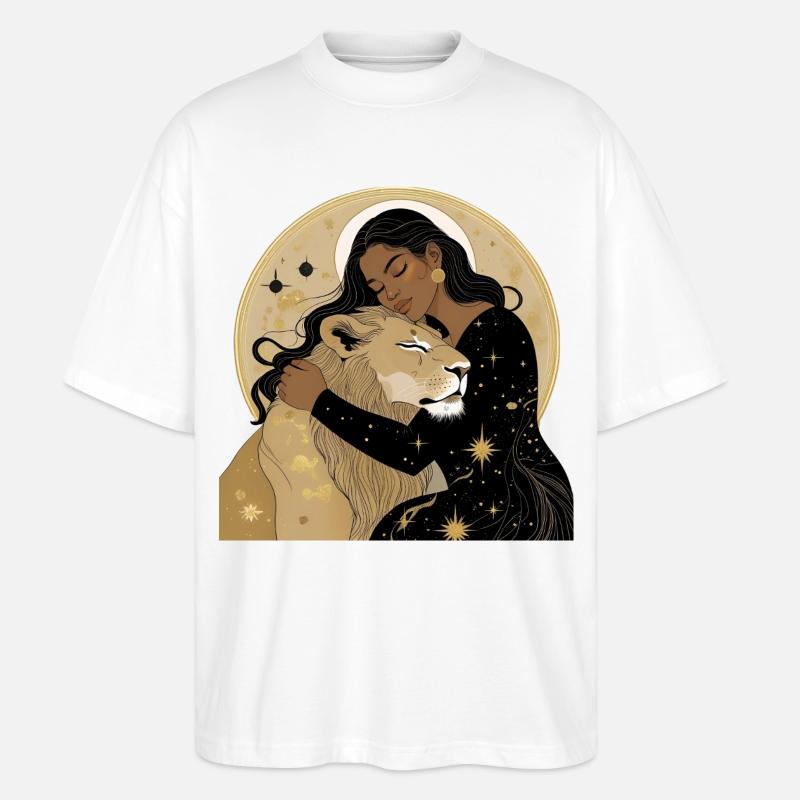 Frau mit Löwe in Sternenhimmel - Stanley/Stella Oversized Unisex Bio T-Shirt Blaster 2.0 - Weiß