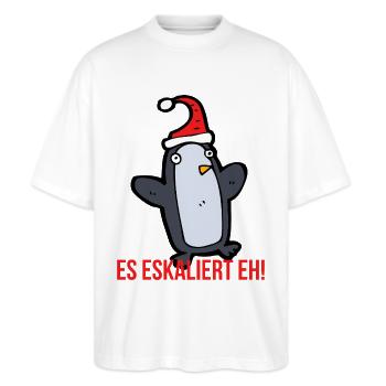 Es eskaliert eh! - Stanley/Stella Oversized Unisex Bio T-Shirt Blaster 2.0 - Weiß - Vorne - Alina (178cm) & Michal (187cm)