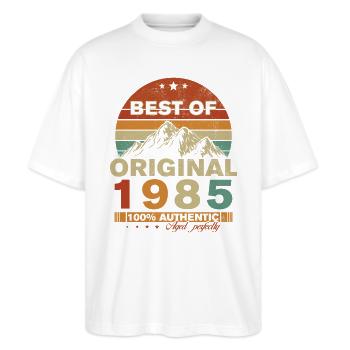Original 1985 40th Anniversary Vintage Geschenk - Stanley/Stella Oversized Unisex Bio T-Shirt Blaster 2.0 - Weiß - Vorne - Alina (178cm) & Michal (187cm)