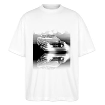 Schwarz weiß Auto Oldtimer - Stanley/Stella Oversized Unisex Bio T-Shirt Blaster 2.0 - Weiß - Vorne - Alina (178cm) & Michal (187cm)