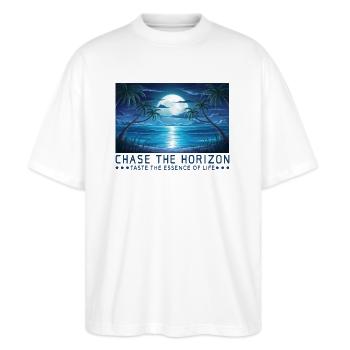 Dem Horizont nachjagen Spruch Sprüche Motto - Stanley/Stella Oversized Unisex Bio T-Shirt Blaster 2.0 - Weiß - Vorne - Alina (178cm) & Michal (187cm)