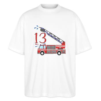13e anniversaire du camion de pompiers - T-shirt bio Blaster 2.0 coupe oversize Stanley/Stella Unisexe - blanc - Devant - Alina (178cm) & Michal (187cm)