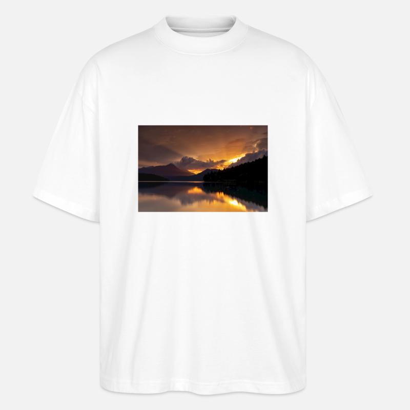 Abendrot am Walchensee - Stanley/Stella Oversized Unisex Bio T-Shirt Blaster 2.0 - Weiß
