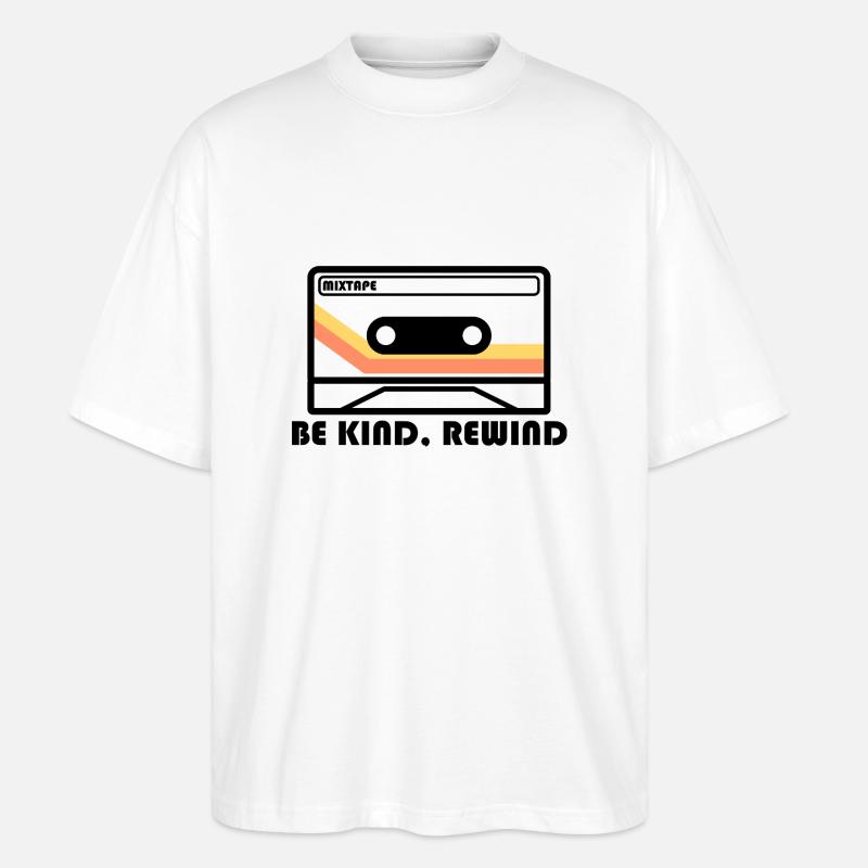 „Be Kind, Rewind“ – Tape Design 📼 - Stanley/Stella Oversized Unisex Bio T-Shirt Blaster 2.0 - Weiß