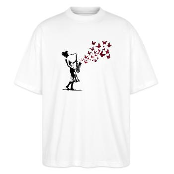 Saxophon Musik Schmetterling Streetart Stil - Stanley/Stella Oversized Unisex Bio T-Shirt Blaster 2.0 - Weiß - Vorne - Alina (178cm) & Michal (187cm)