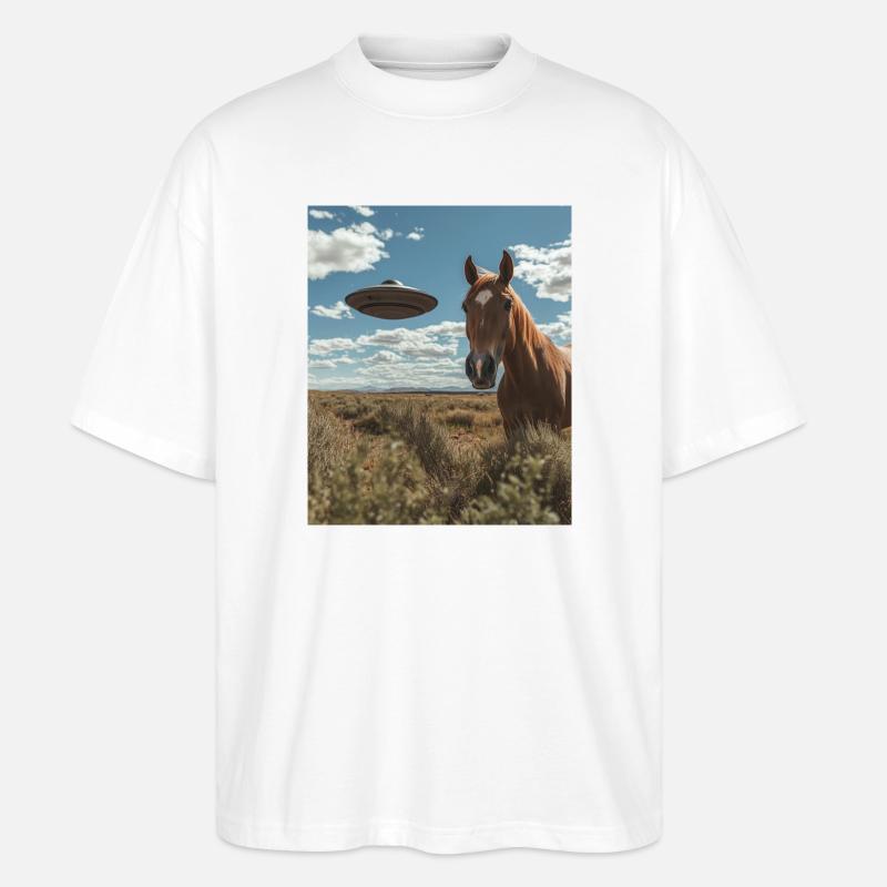 Pferd Selfie mit UFO - Stanley/Stella Oversized Unisex Bio T-Shirt Blaster 2.0 - Weiß