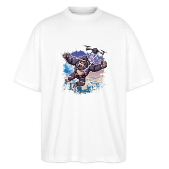 Gorilla Drohne Kinder lustig - Stanley/Stella Oversized Unisex Bio T-Shirt Blaster 2.0 - Weiß - Vorne - Alina (178cm) & Michal (187cm)