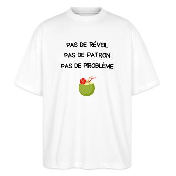 Kein Wecker, kein Chef,... Humor im Ruhestand - Stanley/Stella Oversized Unisex Bio T-Shirt Blaster 2.0 - Weiß - Vorne - Alina (178cm) & Michal (187cm)