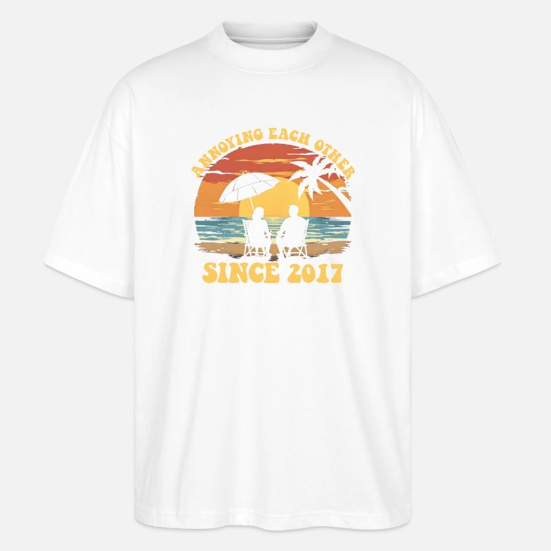 Gegenseitiges Ärgern seit 2017 Jubiläum - Stanley/Stella Oversized Unisex Bio T-Shirt Blaster 2.0 - Weiß