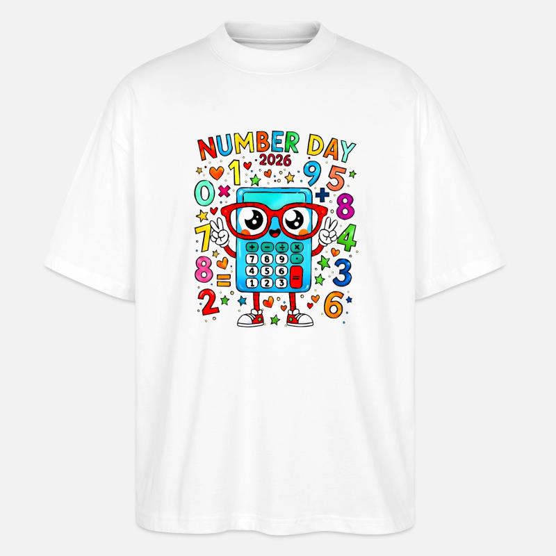 Numeral Day 2026 Taschenrechner Maskottchen - Stanley/Stella Oversized Unisex Bio T-Shirt Blaster 2.0 - Weiß