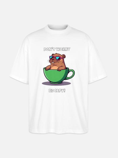 Maak je geen zorgen Wees Capy - Schattige Capybara in een theekopje - Stanley/Stella Uniseks oversized bio T-shirt Blaster 2.0 - wit