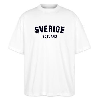 GOTLAND Sweden Schweden - Stanley/Stella Oversized Unisex Bio T-Shirt Blaster 2.0 - Weiß - Vorne - Alina (178cm) & Michal (187cm)