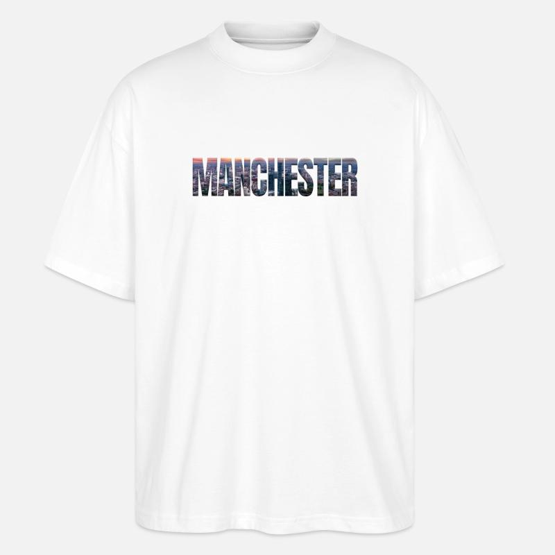 Manchester Skyline in Textfassade - Stanley/Stella Oversized Unisex Bio T-Shirt Blaster 2.0 - Weiß