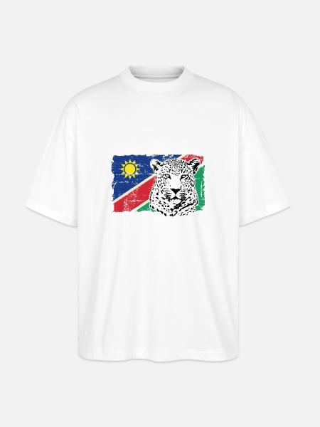 Namibia Flag - Leopard - Stanley/Stella Oversized Unisex Bio T-Shirt Blaster 2.0 - Weiß