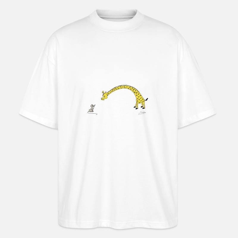 Giraffe mit Maus - Stanley/Stella Oversized Unisex Bio T-Shirt Blaster 2.0 - Weiß