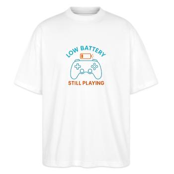 Niedriger Akku Weiter Spielen - Stanley/Stella Oversized Unisex Bio T-Shirt Blaster 2.0 - Weiß - Vorne - Alina (178cm) & Michal (187cm)
