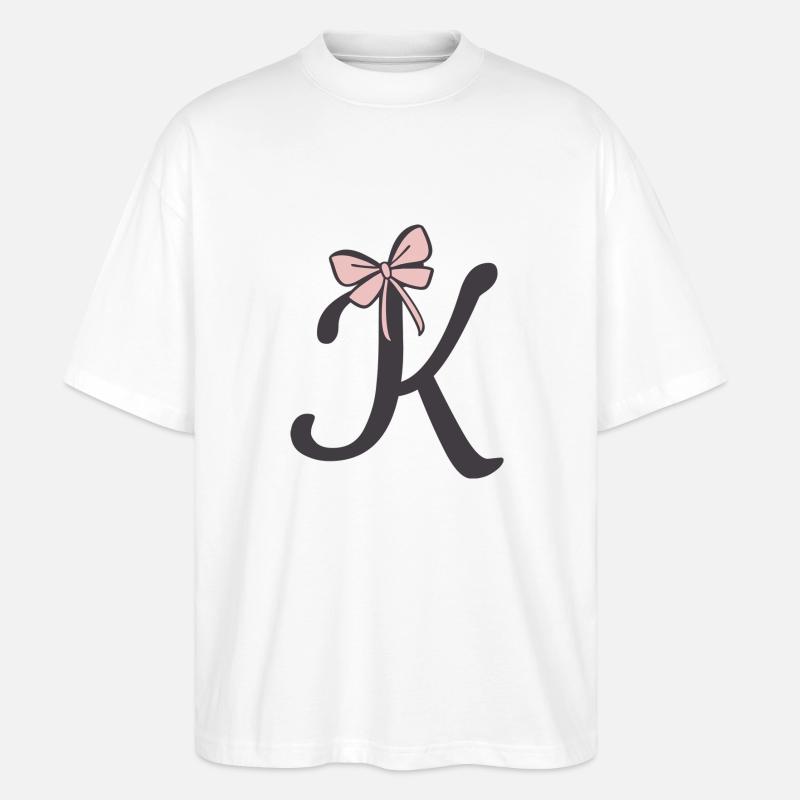 Anfangsbuchstabe K Schleifchen - Stanley/Stella Oversized Unisex Bio T-Shirt Blaster 2.0 - Weiß