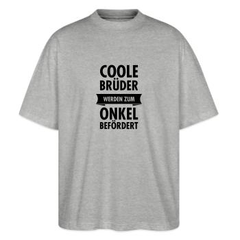 Coole Brüder Werden Zum Onkel Befördert - Stanley/Stella Oversized Unisex Bio T-Shirt Blaster 2.0 - Grau meliert - Vorne - Alina (178cm) & Michal (187cm)