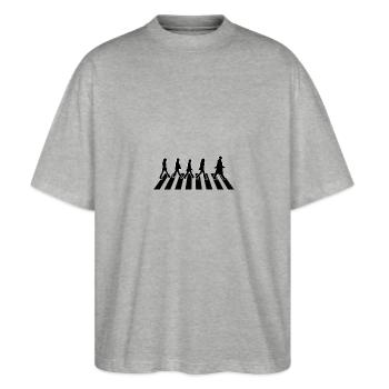 Doctor Who Straße Crossing Detail - Stanley/Stella Oversized Unisex Bio T-Shirt Blaster 2.0 - Grau meliert - Vorne - Alina (178cm) & Michal (187cm)