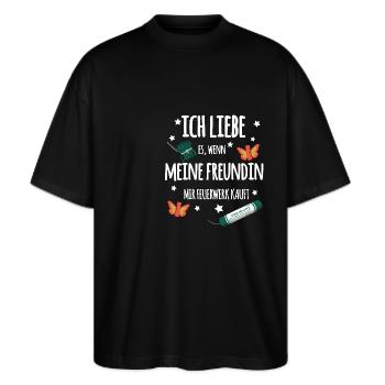Pyro Partnerschaft - Stanley/Stella Oversized Unisex Bio T-Shirt Blaster 2.0 - Schwarz - Vorne - Alina (178cm) & Michal (187cm)