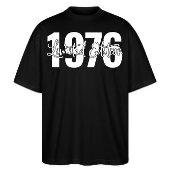 Limited edition 1976 - Stanley/Stella Oversized Unisex Bio T-Shirt Blaster 2.0 - Schwarz - Vorne - Alina (178cm) & Michal (187cm)