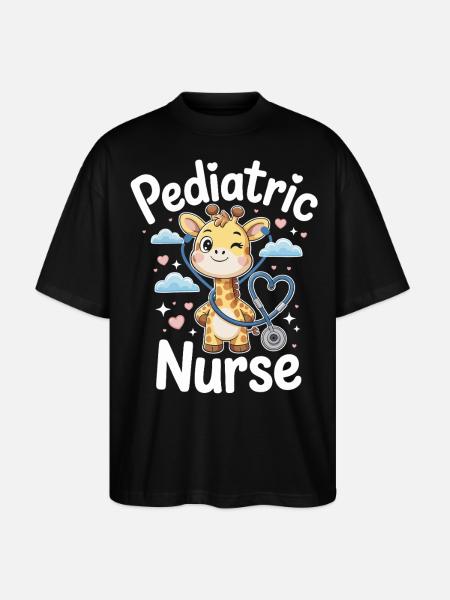 Pädiatrische Giraffe mit Stethoskop - Stanley/Stella Oversized Unisex Bio T-Shirt Blaster 2.0 - Schwarz
