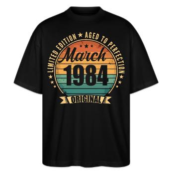 März 1984 Limited Edition Retro März 1984 - Stanley/Stella Oversized Unisex Bio T-Shirt Blaster 2.0 - Schwarz - Vorne - Alina (178cm) & Michal (187cm)