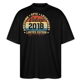 Retro 2018 Jahrgang Geburtstag 2018 Geschenk 2018 - Stanley/Stella Oversized Unisex Bio T-Shirt Blaster 2.0 - Schwarz - Vorne - Alina (178cm) & Michal (187cm)