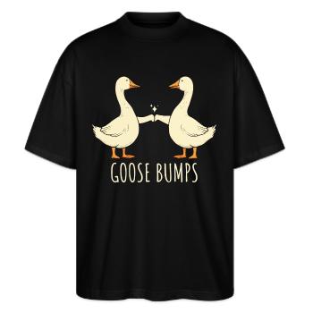 Goose Bumps lustige Gänse Fist Bump Silly Goose - Stanley/Stella Oversized Unisex Bio T-Shirt Blaster 2.0 - Schwarz - Vorne - Alina (178cm) & Michal (187cm)