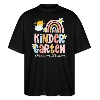 Kindergarten Team - Stanley/Stella Oversized Unisex Bio T-Shirt Blaster 2.0 - Schwarz - Vorne - Alina (178cm) & Michal (187cm)