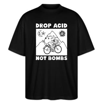 LSD Drop Acid Not Bombs - Stanley/Stella Oversized Unisex Bio T-Shirt Blaster 2.0 - Schwarz - Vorne - Alina (178cm) & Michal (187cm)