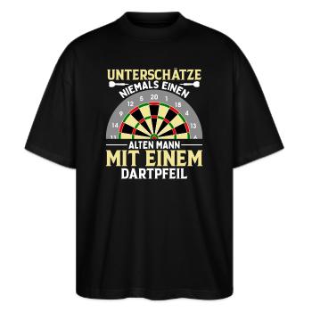 Ein Alter Mann Mit Einem Dartpfeil - Stanley/Stella Oversized Unisex Bio T-Shirt Blaster 2.0 - Schwarz - Vorne - Alina (178cm) & Michal (187cm)