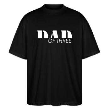 Vater von drei Kindern - Papa - Stanley/Stella Oversized Unisex Bio T-Shirt Blaster 2.0 - Schwarz - Vorne - Alina (178cm) & Michal (187cm)