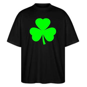 Irland kleeblatt - Stanley/Stella Oversized Unisex Bio T-Shirt Blaster 2.0 - Schwarz - Vorne - Alina (178cm) & Michal (187cm)