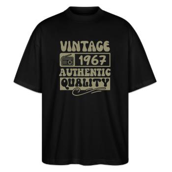Authentisch 1967 Jahrgang 1967 - Jahrgang 1967 Retro - Stanley/Stella Oversized Unisex Bio T-Shirt Blaster 2.0 - Schwarz - Vorne - Alina (178cm) & Michal (187cm)