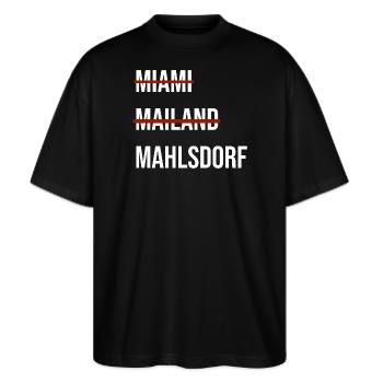 Stadtnamen im modernen Schriftzug Mahlsdorf - Stanley/Stella Oversized Unisex Bio T-Shirt Blaster 2.0 - Schwarz - Vorne - Alina (178cm) & Michal (187cm)