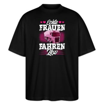 Lkw Fahrerin - Stanley/Stella Oversized Unisex Bio T-Shirt Blaster 2.0 - Schwarz - Vorne - Alina (178cm) & Michal (187cm)