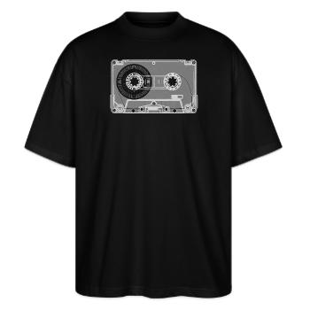 Kassette Retro Print - Stanley/Stella Oversized Unisex Bio T-Shirt Blaster 2.0 - Schwarz - Vorne - Alina (178cm) & Michal (187cm)