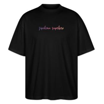 Lipedema Superhero Slogan - Stanley/Stella Oversized Unisex Bio T-Shirt Blaster 2.0 - Schwarz - Vorne - Alina (178cm) & Michal (187cm)